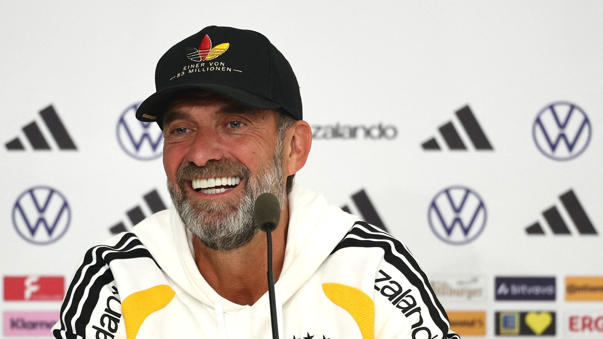 Jürgen Klopp erzählt Anekdote über Einbrecher, der seinen Süßigkeiten-Vorrat plünderte