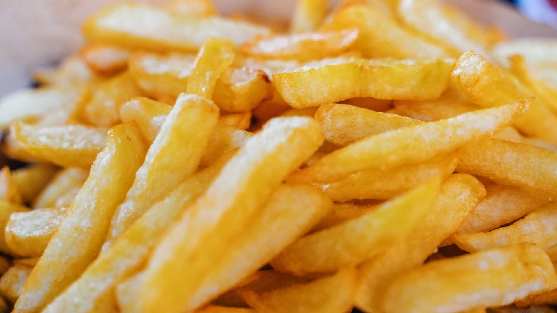 „Massenhysterie mit Mayo“: Warum ein Laden aus Amsterdam wegen Pommes vor Gericht steht