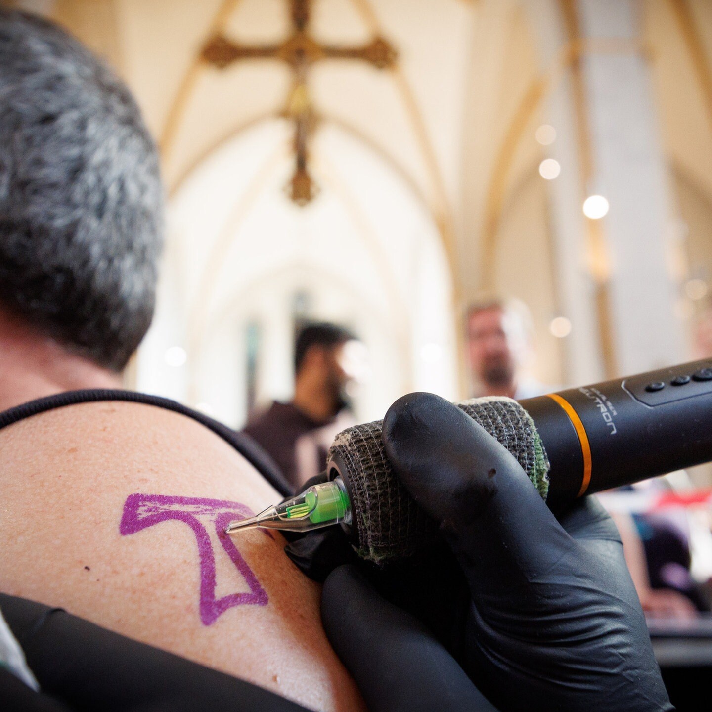 Tätowieren in der Kirche episode artwork