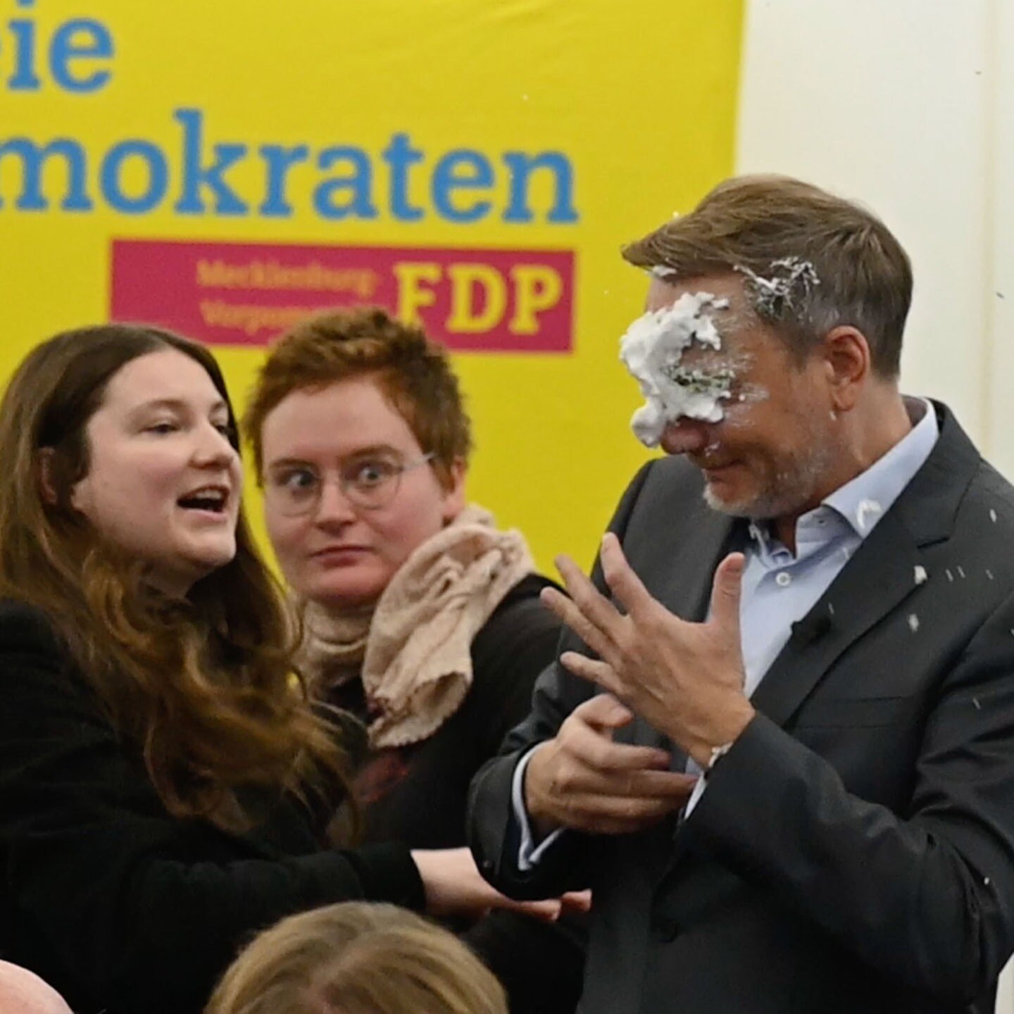 Lindner und die Torte der Linken episode artwork
